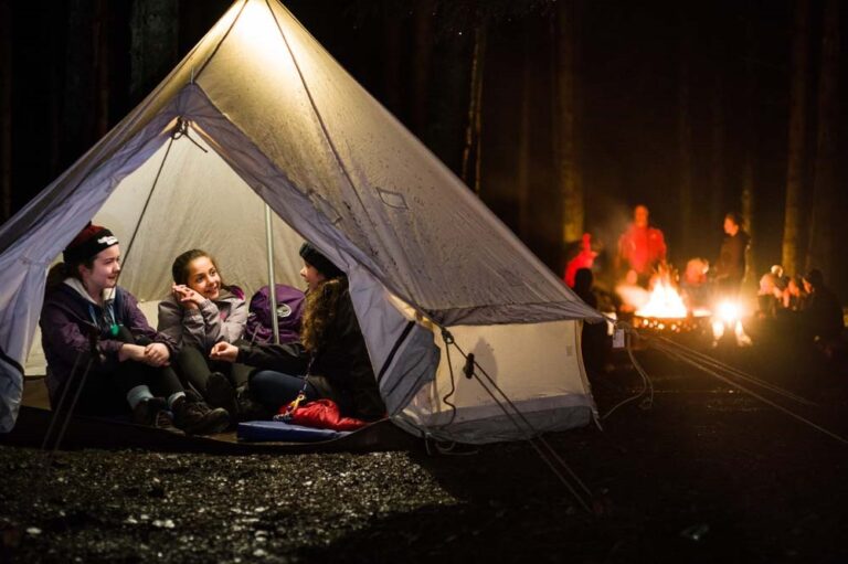 Cubs camping